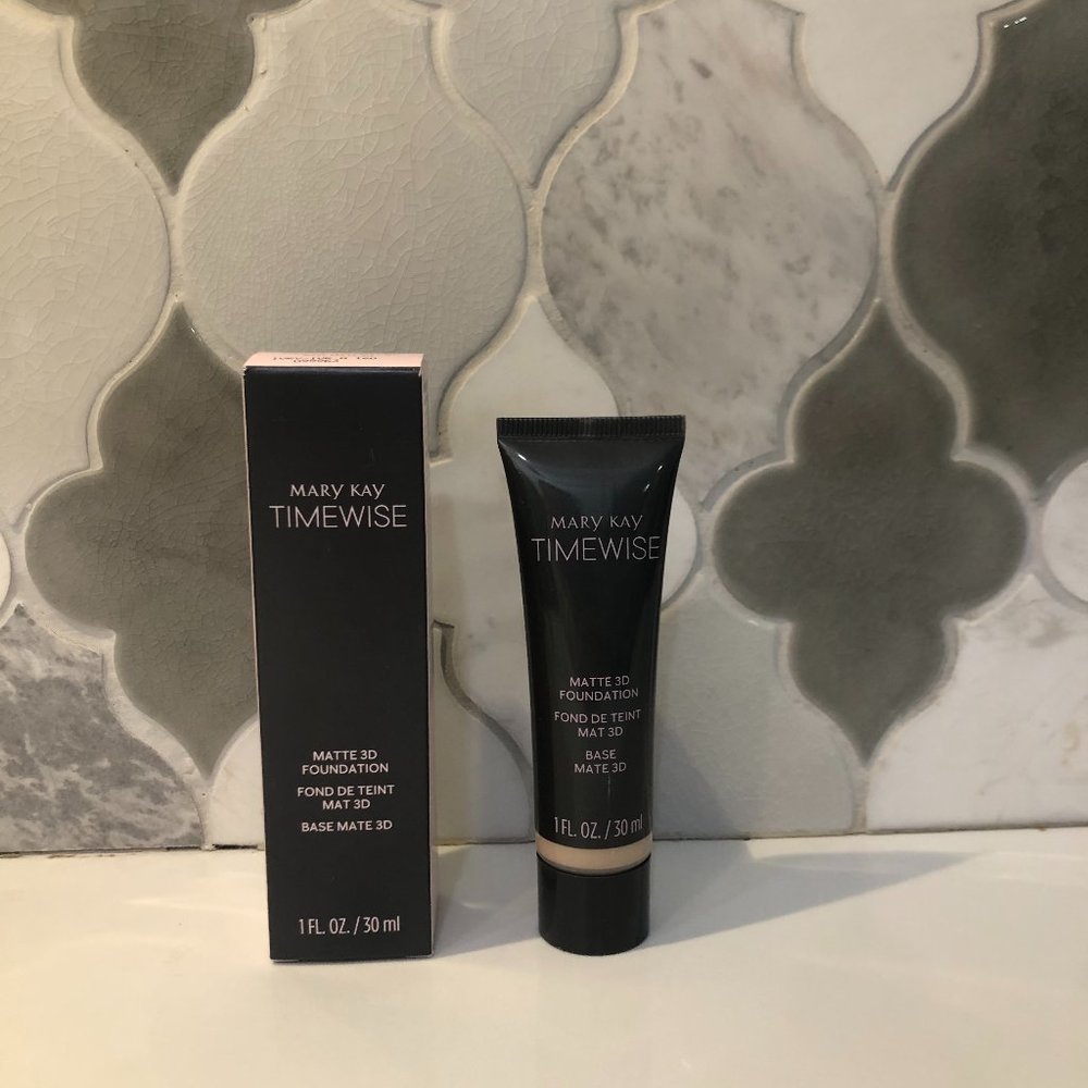 Mary Kay  Matte 3D Foundation Ivory N 160